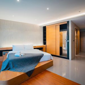 Grand Deluxe King Room